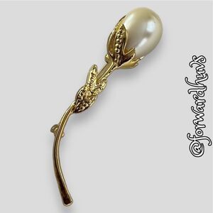 Elegant Faux Pearl Gold Tone Tulip Brooch 3” L x 3/4” W